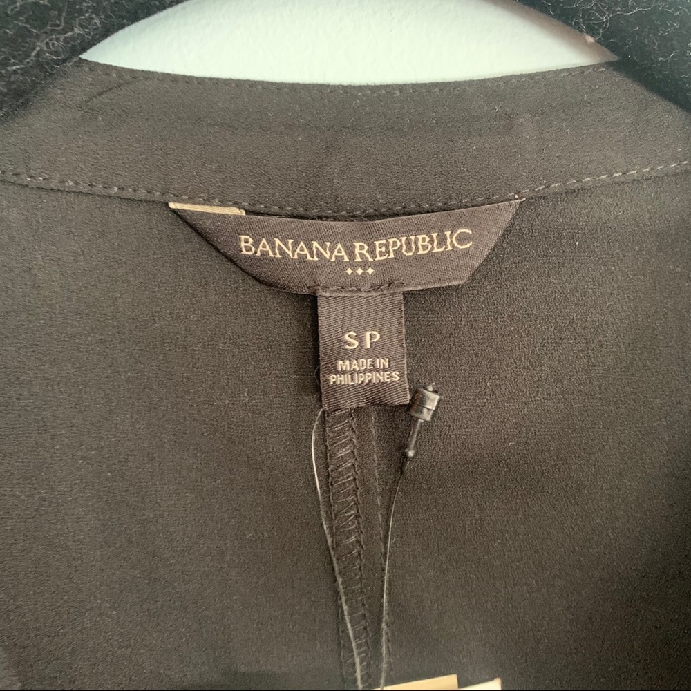 Banana Republic Black Petite Ruffle Tank Top NWT Size Small Petite - Picture 2 of 7